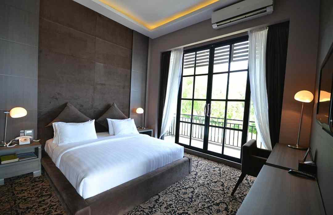 Những ưu đãi và dịch vụ tại Holiday Palace Hotel & Resort